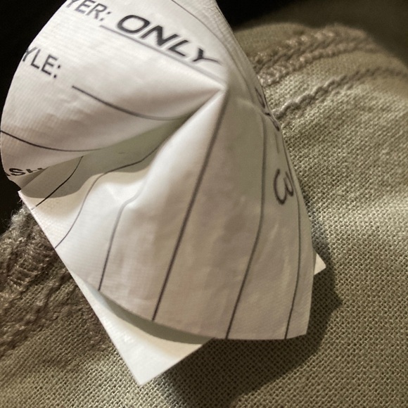 Aeropostale khaki low-rise flare pants with front cargo pockets - Picture 14 of 15